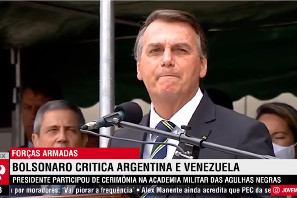 Bolsonaro afirma que Forças Armadas tem como missão garantir liberdade à população