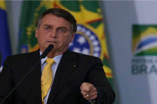 Presidente Bolsonaro diz que vacina Chinesa não parece segura