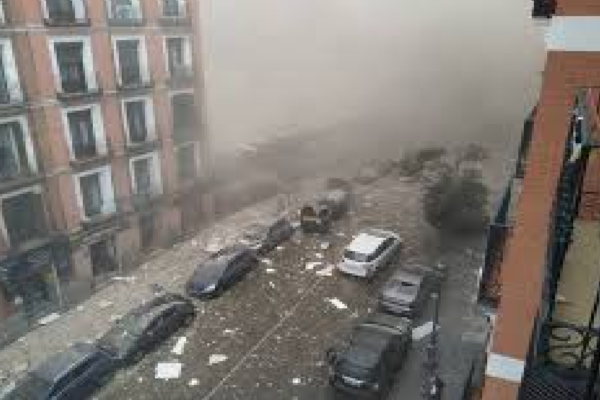 Forte explosão atinge prédios no centro de Madri