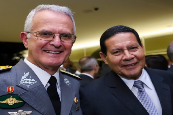 General Mourão lamenta morte do General Miotto e diz "Deixa saudades e um legado"