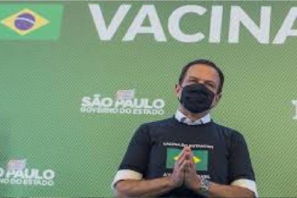 João Doria anuncia chegada dos insumos para a produção da Coronavac e diz "Em breve, mais brasileiros poderão ser imunizados"