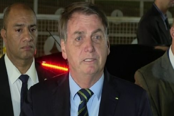 Bolsonaro: "Mortes são uma realidade, mas não podemos parar o Brasil por isso"