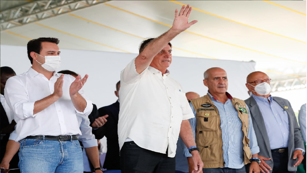 Bolsonaro agradece caminhoneiros por não aderirem greve e convoca reunião