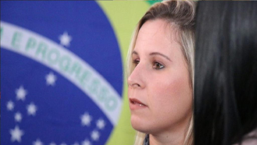 Deputada sai em defesa de Silveira: "Eu defendo a inviolabilidade parlamentar"