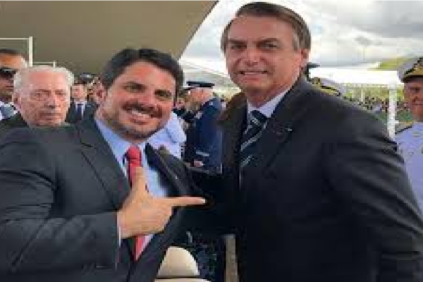 Senador avalia decreto de Bolsonaro na facilitação da compra de arma de fogo e diz "A sociedade quer ter o seu direito de defesa"